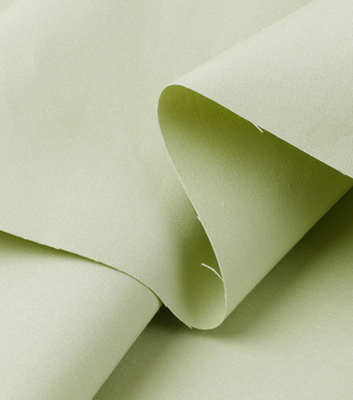Capa uniforme de la tela 21sX21s 250GSM de la camisa de algodón del peine de Spandex del estiramiento de la tela cruzada